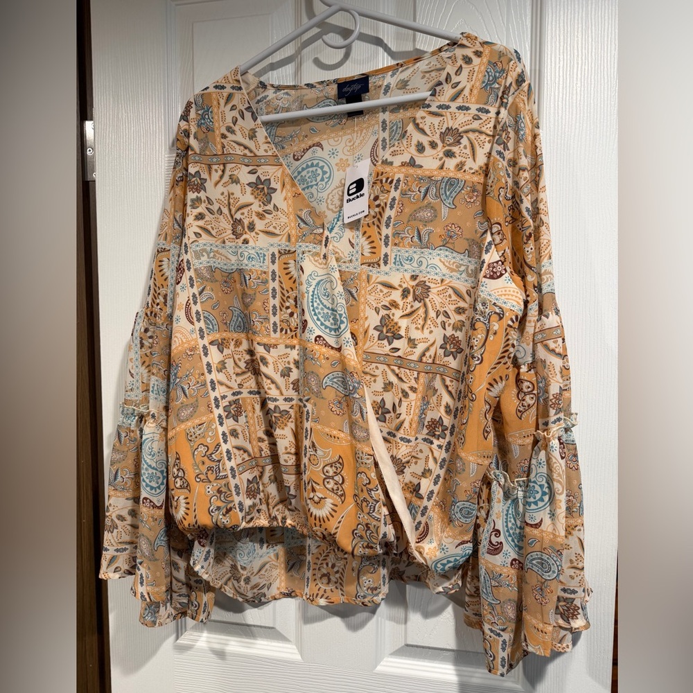 Women’s Buckle Tan and Blue Paisley Blouse